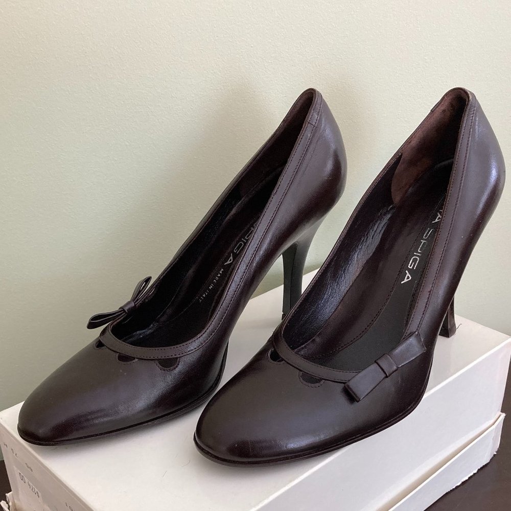 Via Spiga Heels Size 7.5 M